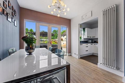 56 Ebbisham Road, Worcester Park, KT4 8NE