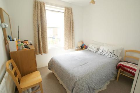 3 bedroom apartment to rent, Conway Road, London, N15
