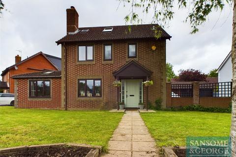 4 bedroom detached house for sale, Yew Tree Close, Bramley, Tadley, Hampshire, RG26