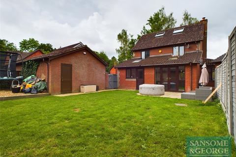 4 bedroom detached house for sale, Yew Tree Close, Bramley, Tadley, Hampshire, RG26