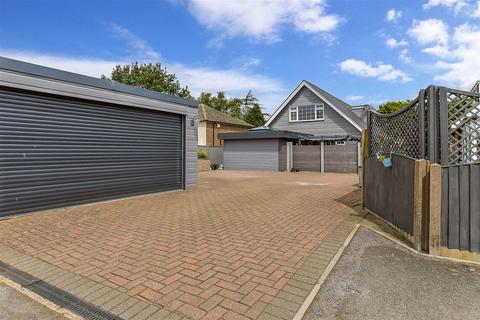 4 bedroom detached house for sale, Keycol Hill, Bobbing, Sittingbourne, Kent