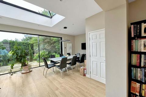 8 Ownstead Gardens, Sanderstead, South Croydon, CR2 0HH