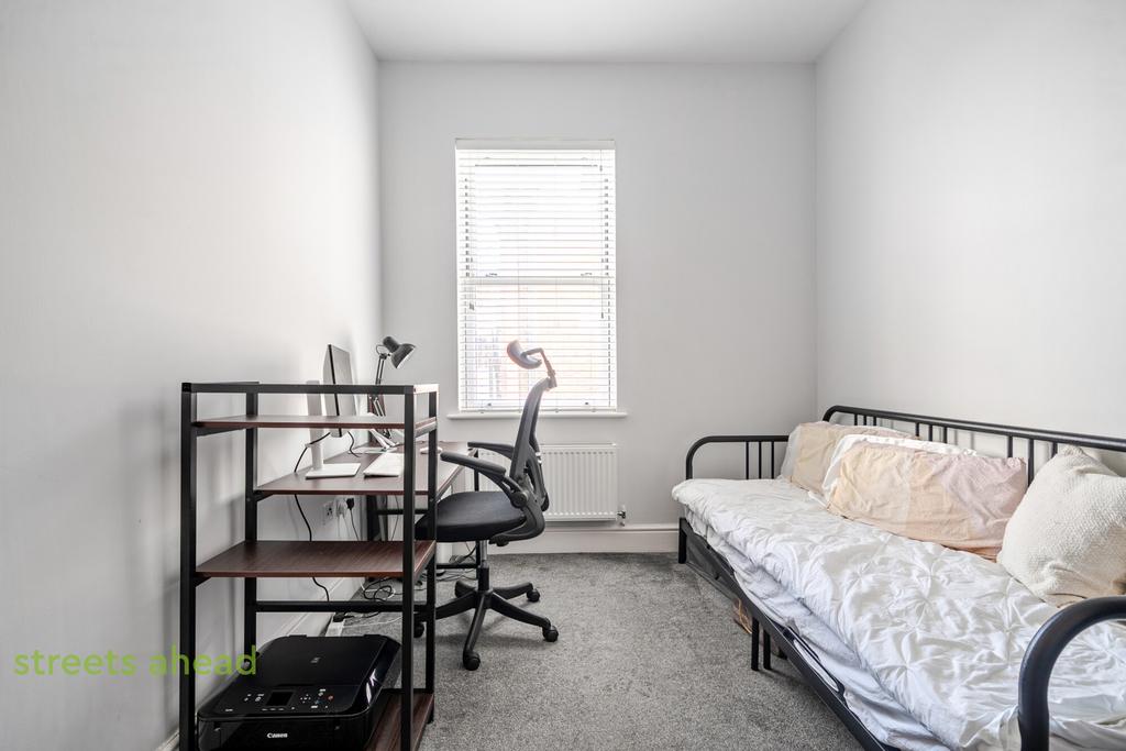 Df575559-8edd-407...