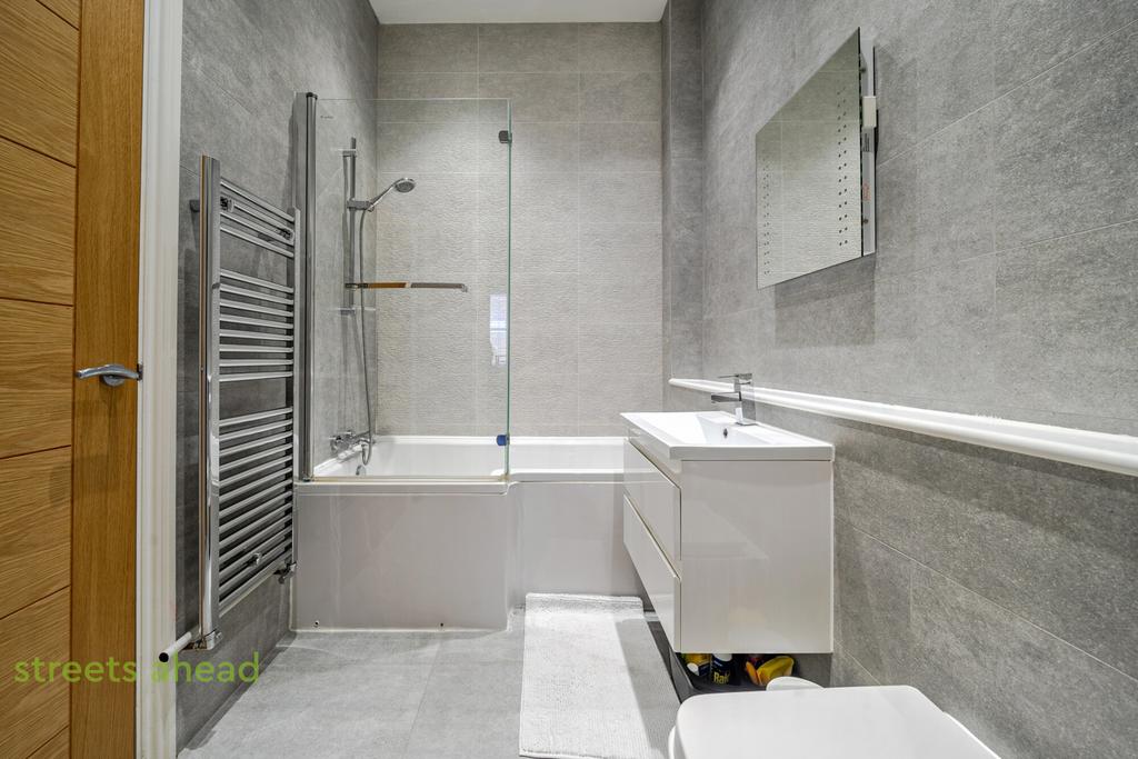 B77cf39b-d933-485...