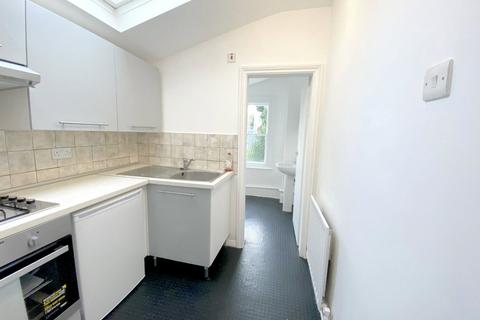 1 bedroom apartment to rent, Clifton Road, London, SE25