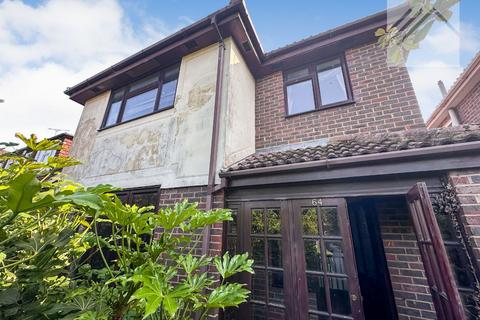 4 bedroom detached house for sale, Tantelen Road, Canvey Island