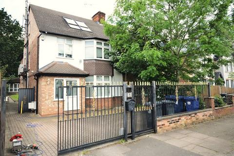 6 bedroom semi-detached house to rent, Creswick Road, London, W3 9HG