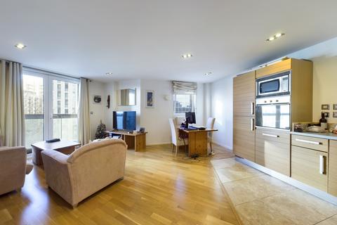 1 bedroom flat to rent, City Tower, 3 Limeharbour, London, E14
