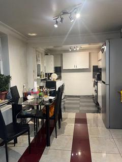 1 bedroom in a house share to rent, Room,  Park Road, London