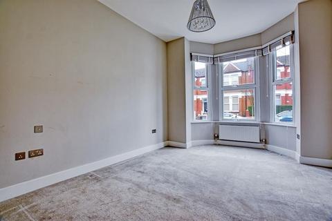 2 bedroom flat to rent, Larch Road, London, NW2