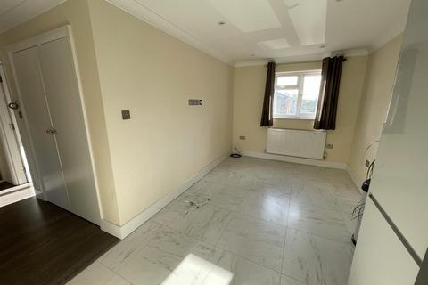 2 bedroom apartment to rent, Wilcox Close, Borehamwood WD6