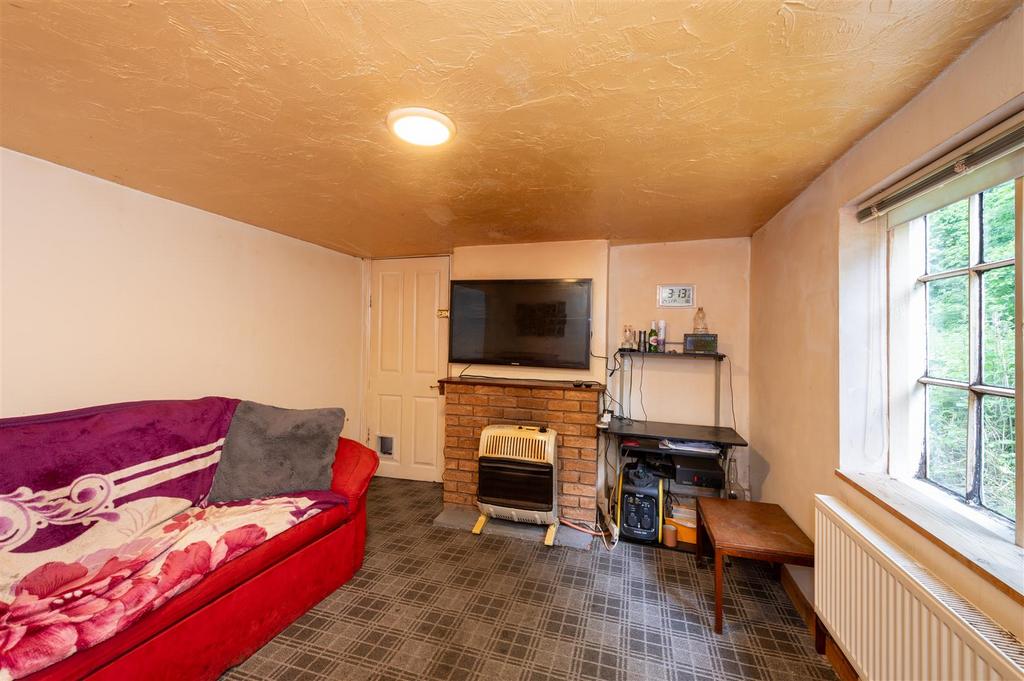Lindridge Lodge - internals-8.JPG