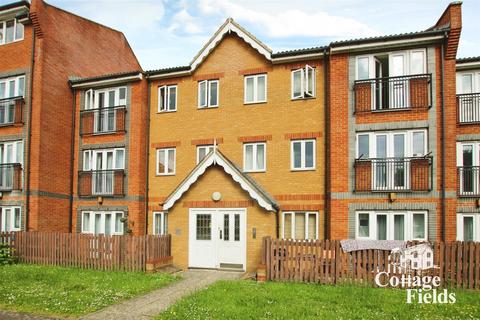 1 bedroom flat for sale, Foundry Gate, Waltham Cross, EN8 - Lovely One bedroom with Parking