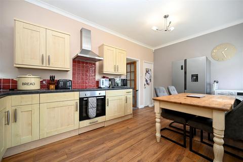 2 bedroom terraced house for sale, Ashtofts Mount, Guiseley, Leeds