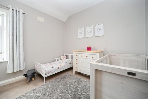 27 Ashtofts Mount, Guiseley, Leeds, LS20 9DB
