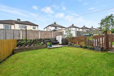 27 Ashtofts Mount, Guiseley, Leeds, LS20 9DB