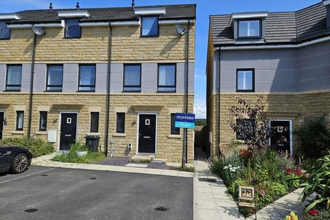 3 bedroom townhouse for sale, Stansfield Close, Apperley Bridge