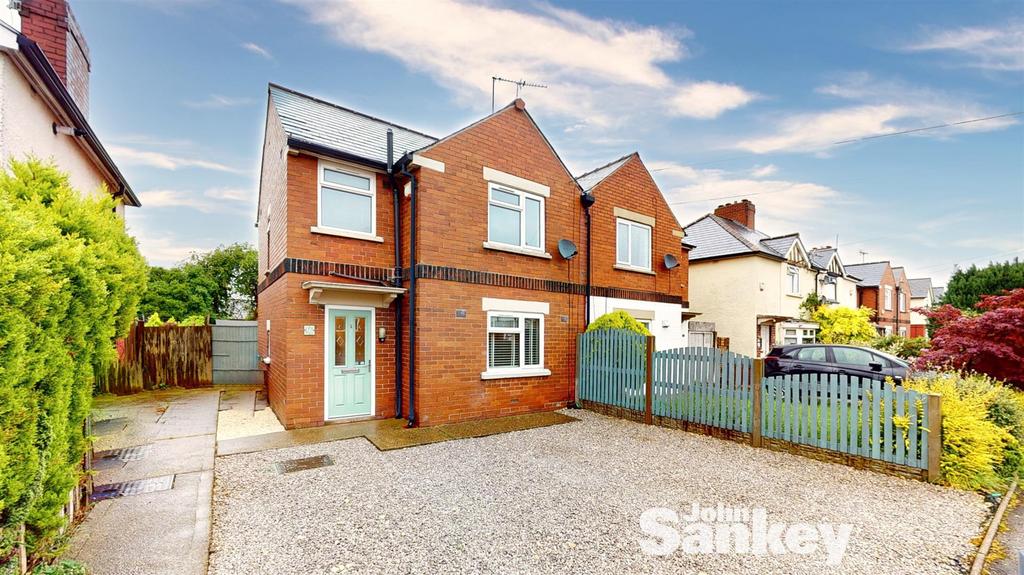 Greenwood Avenue, Mansfield... 3 bed semidetached house to rent £850