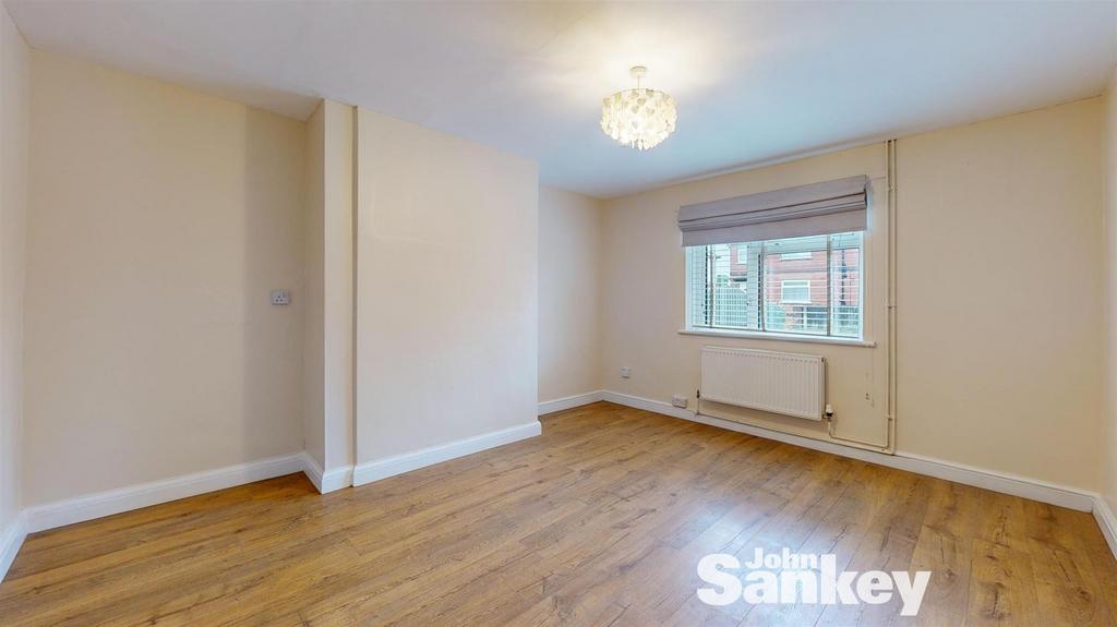 Greenwood Avenue, Mansfield... 3 bed semidetached house to rent £850