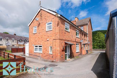 3 bedroom end of terrace house for sale, Tylllon, Station Road, Knighton