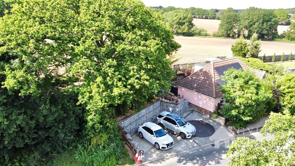 Bromley Road, Colchester 4 bed detached house for sale £425,000
