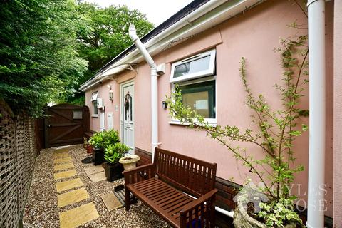 4 bedroom detached house for sale, Bromley Road, Colchester