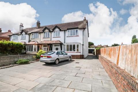 3 bedroom end of terrace house for sale, Town Lane, Southport PR8