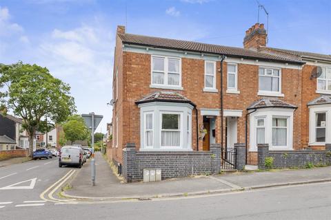 4 bedroom end of terrace house for sale, Garfield Street, Kettering NN15