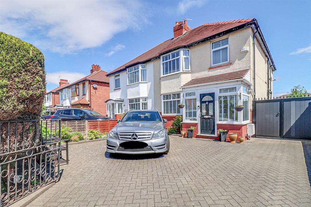 Halsall Road, Southport PR8 4 bed semidetached house for sale £300,000