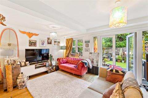 3 bedroom terraced house for sale, Station Road, Brighton