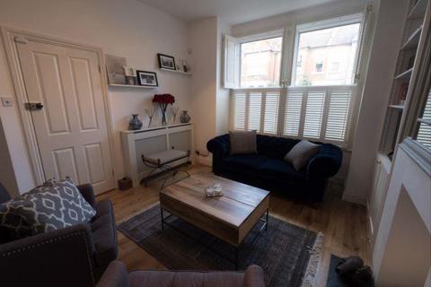 1 bedroom apartment to rent, Credenhill Street, London
