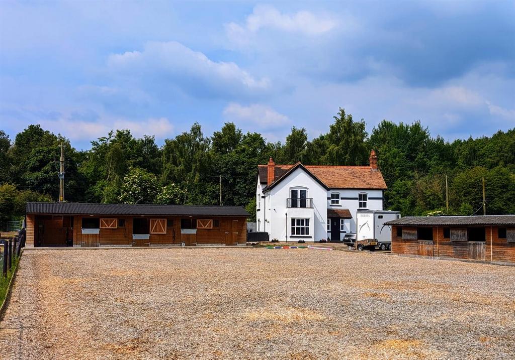 Hafod, Ruabon, Wrexham 3 bed detached house for sale £795,000