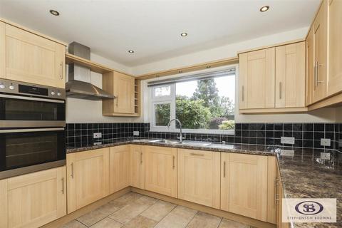 5 bedroom detached house to rent, Langley Close, Sandbach