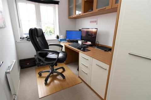 22 Benjamin Gray Drive, Littlehampton, BN17 7FA