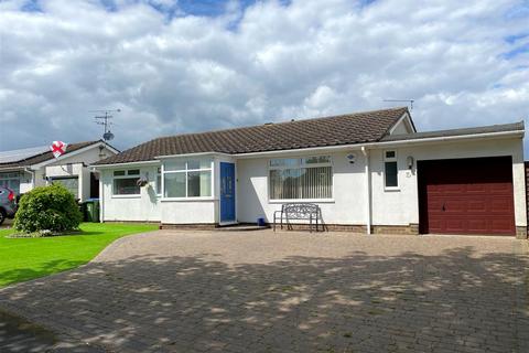 4 bedroom detached bungalow for sale, Neptune Way, Littlehampton