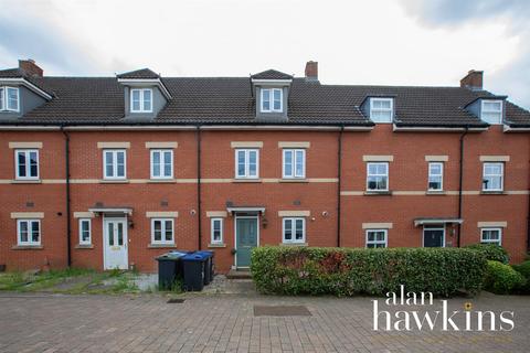 3 bedroom terraced house for sale, Hart Close, Royal Wootton Bassett SN4 7