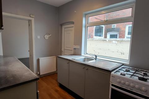 2 bedroom house to rent, Minshull New Road, Crewe