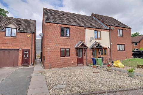 3 bedroom end of terrace house for sale, Berkeley Close, Hucclecote, Gloucester