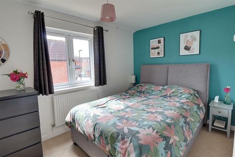 6 Berkeley Close, Hucclecote, Gloucester, GL3 3TG