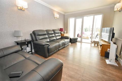 4 bedroom semi-detached house for sale, Church Parade, Canvey Island SS8