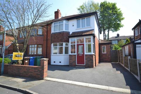 3 bedroom semi-detached house to rent, Stand Avenue, Manchester M45