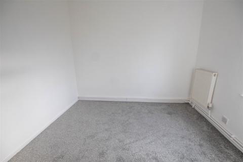 3 bedroom terraced house to rent, Dalham Place, Haverhill CB9