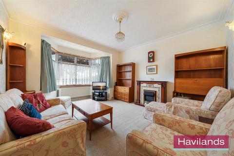 4 bedroom semi-detached house for sale, The Brackens, Enfield