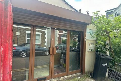 Garage to rent, Moffat Road, Southgate