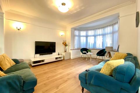14 Wilmer Way, London, N14 7JA