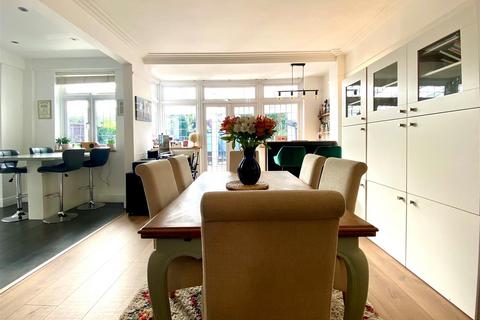 14 Wilmer Way, London, N14 7JA