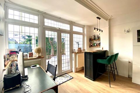 14 Wilmer Way, London, N14 7JA