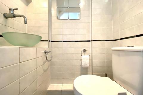 14 Wilmer Way, London, N14 7JA