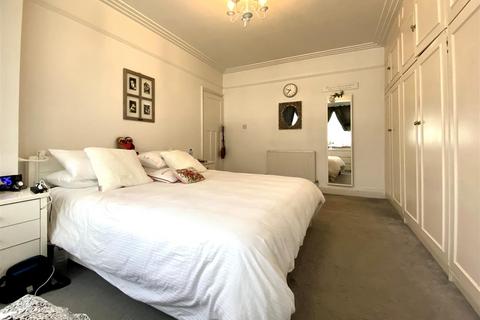 14 Wilmer Way, London, N14 7JA
