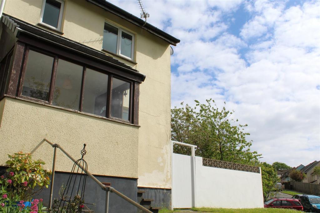 Archway Drive, Dartmouth 3 bed terraced house to rent £1,200 pcm (£277 pw)